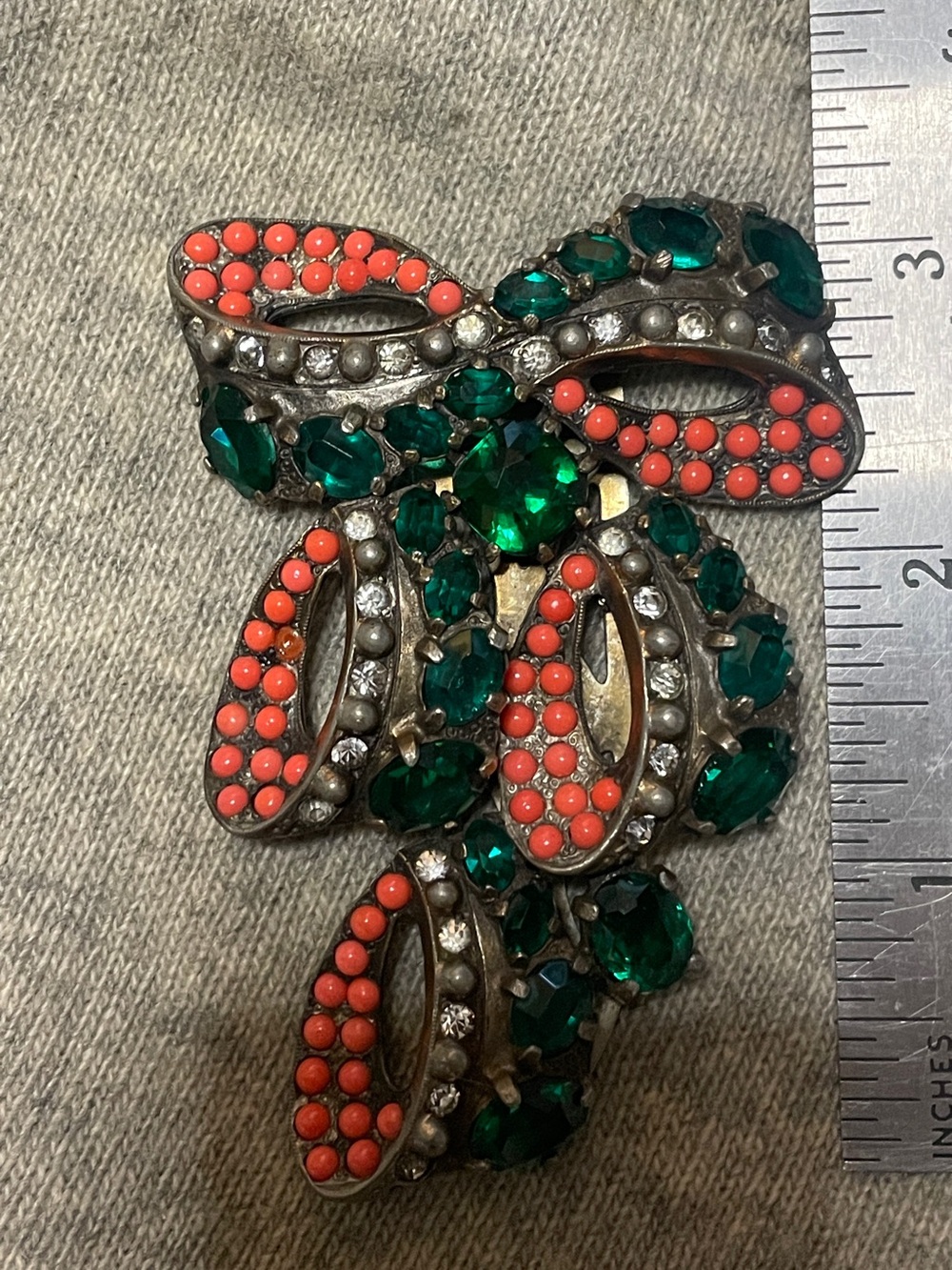Eisenberg Original vintage Green and Coral  and Crystal  Brooch with metal